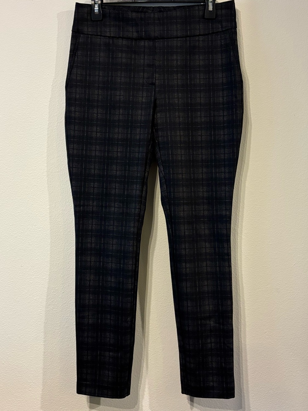 Dalia Black Plaid Pull On Skinny Dress Pants Size M